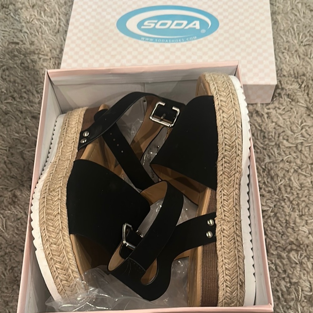 New In Box - Soda Women's Black Espadrille Sandals